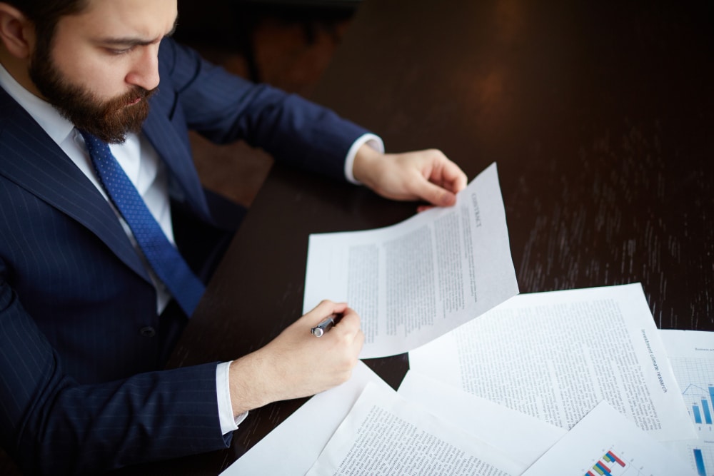 Verificarea documentelor unui imobil cu litigiu înscris în cartea funciară